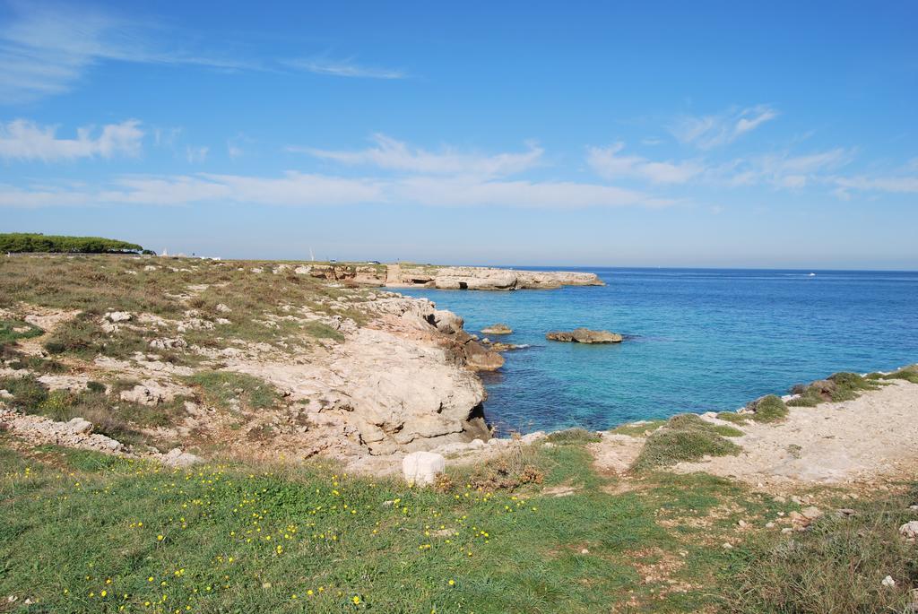 Le Terrazze Miramare B&B Torre Canne Exterior photo